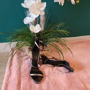 Silver/Metallic Gray Heels